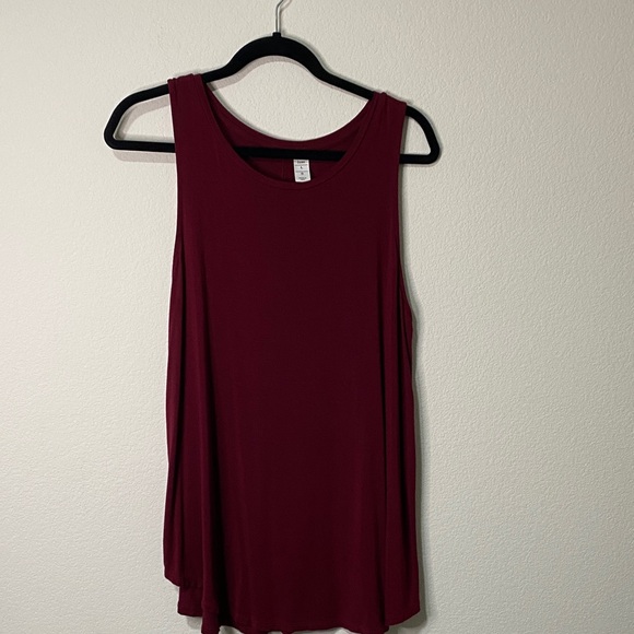 Old Navy Tops - Women’s Tank Top Sleeveless Tunic Burgundy